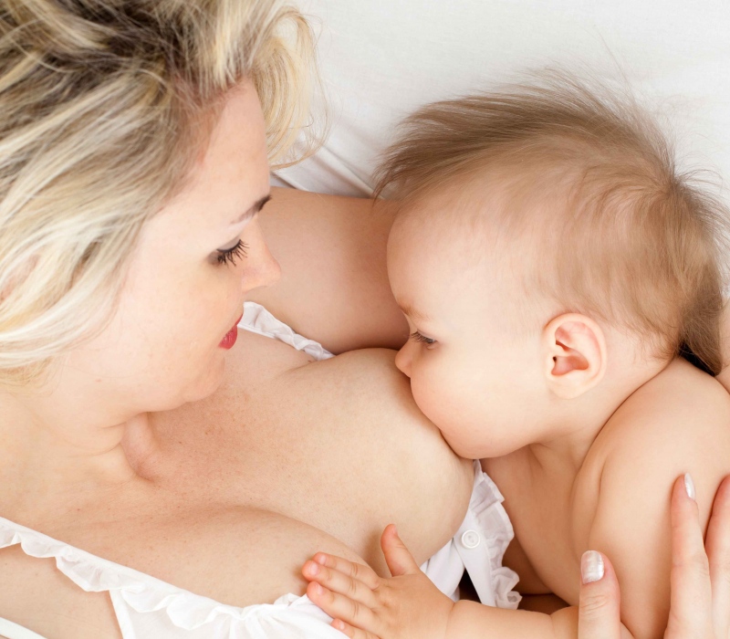 宝宝吃奶乳头疼怎么办导致乳头疼的几种常见原因